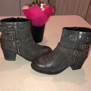 Milwaukee Performance Gray Boots